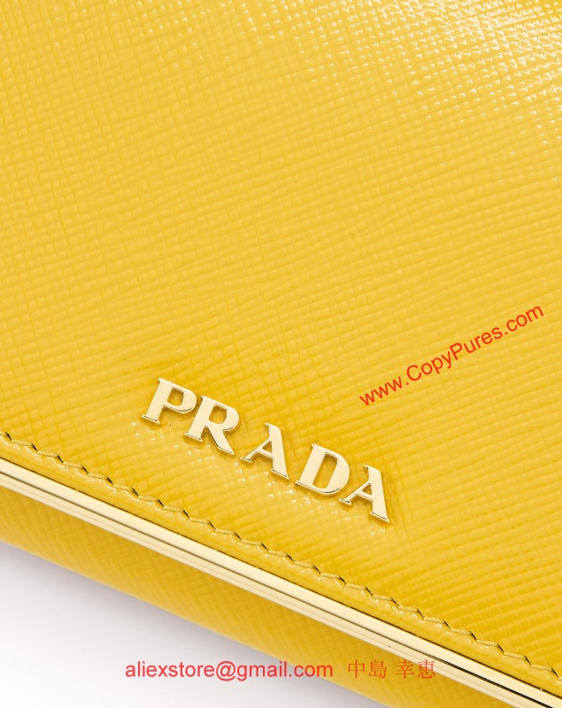 プラダ　2013年春夏新作SAFFIANO VERNICEメタルロゴデザイン 二つ折り長財布 1M1132 2A16 F065Y